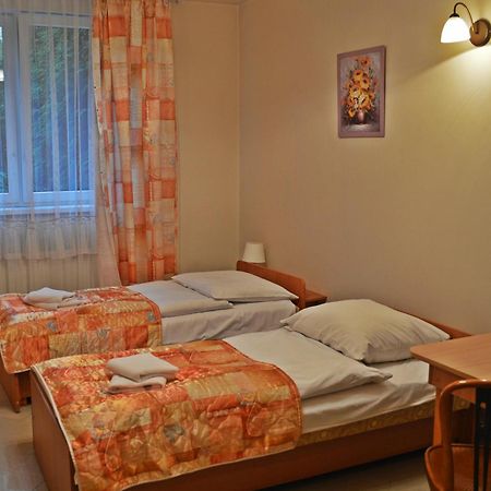 Hotel Monika Краков Экстерьер фото